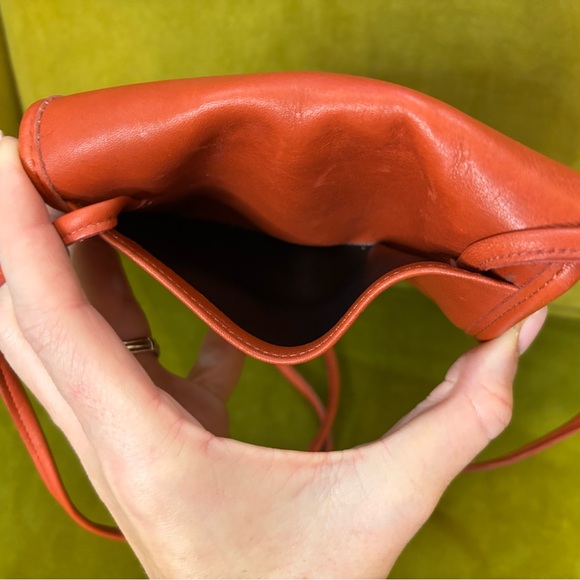 Coach Vintage Scarlet Crossbody Wallet - Picture 3 of 7